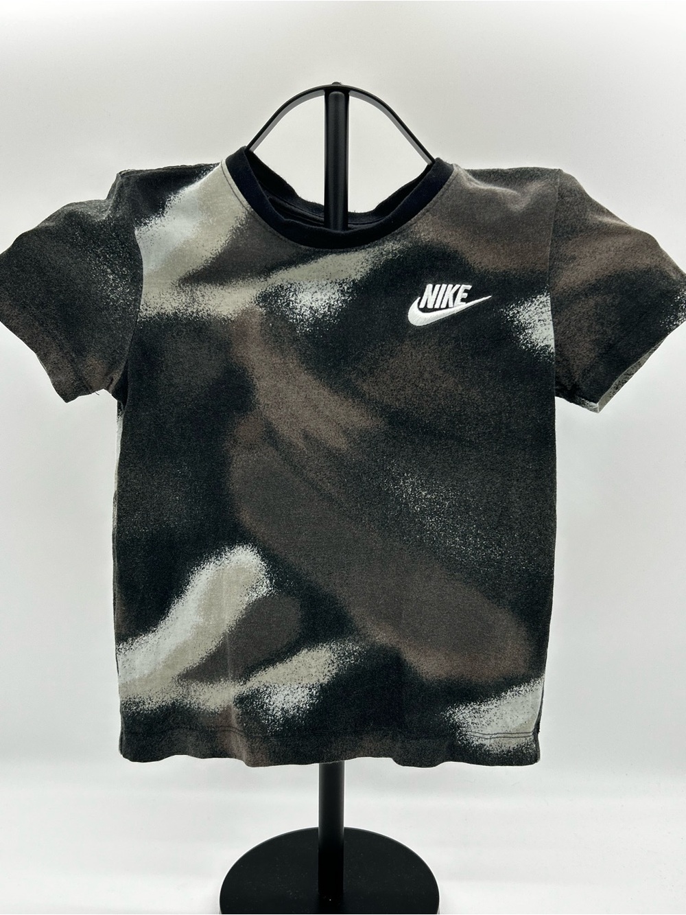 Nike Kids Black & White Spray-Effect Short Sleeve Tee Size M (5-6)